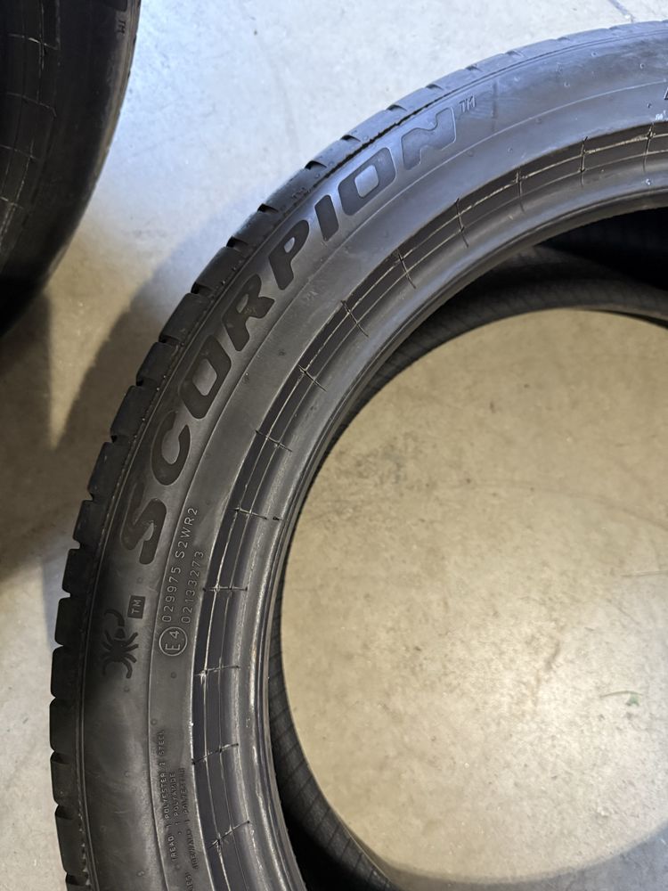 235/45/19 PIRELLI 4бр