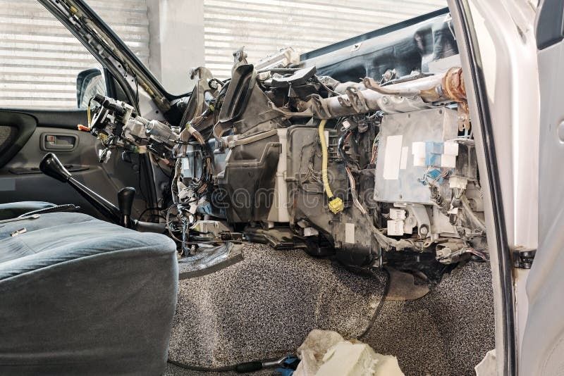 Замена радиатора печки с разбором и без разбора панели.