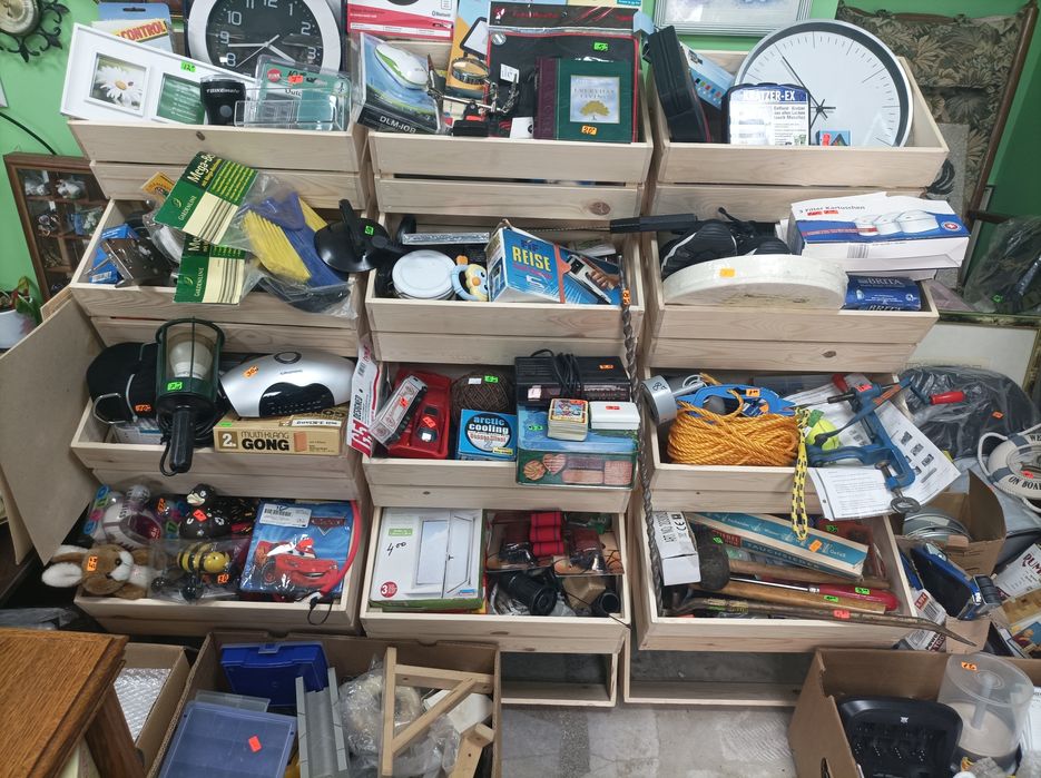 2 бр Стелажи  с декоративни касетки