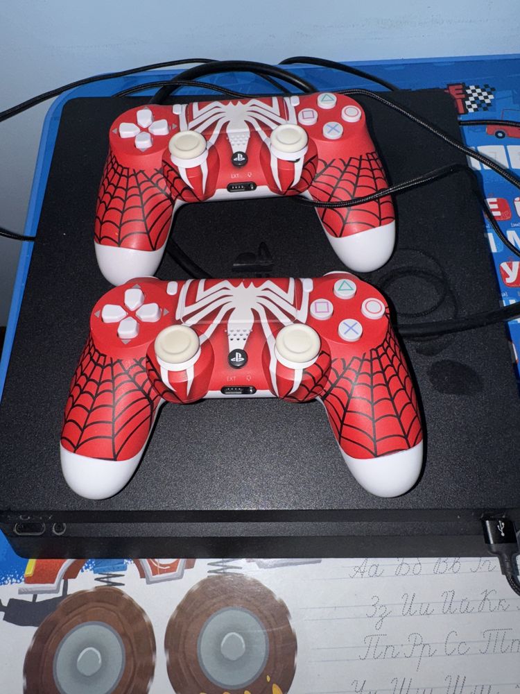 Продается  PS 4 Slim