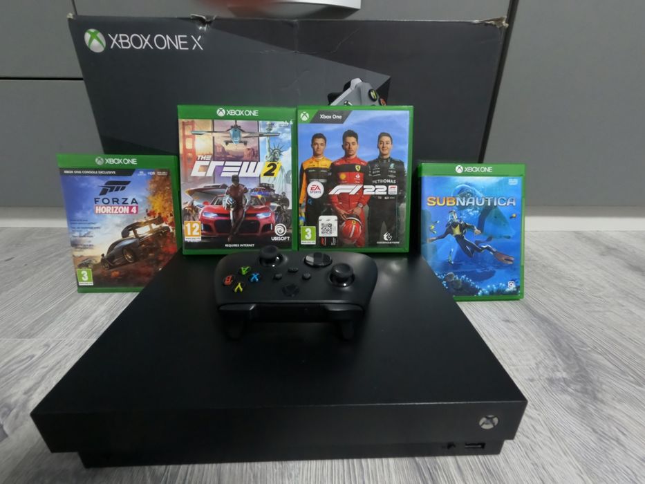 Xbox One X 1TB + jocuri