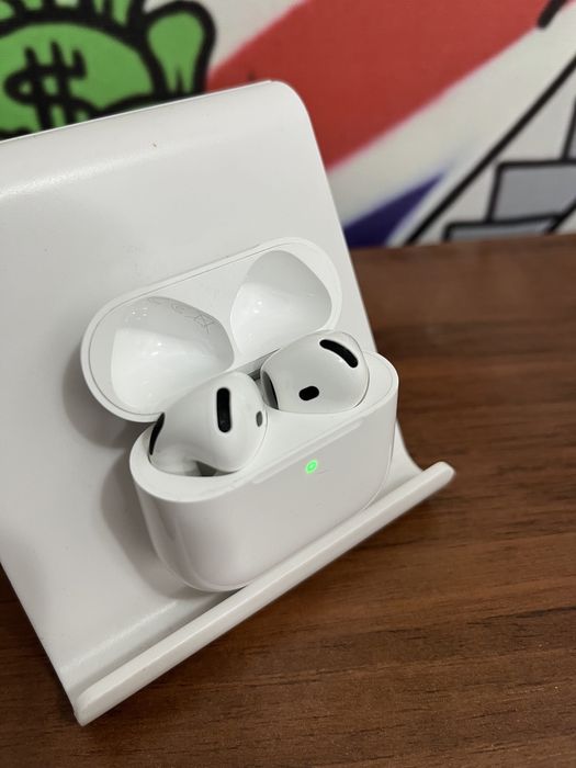 Продается Air Pods 4
