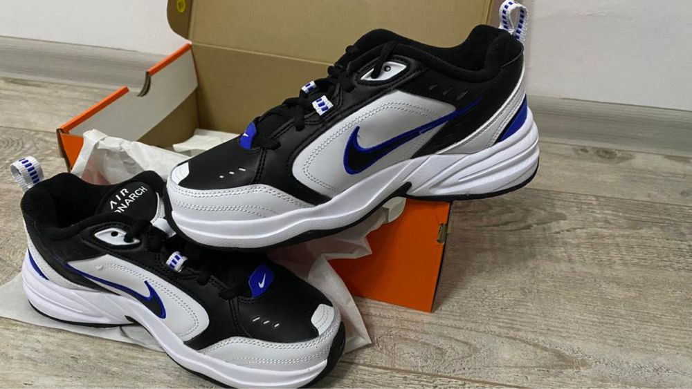 Adidasi Nike noi la cutie