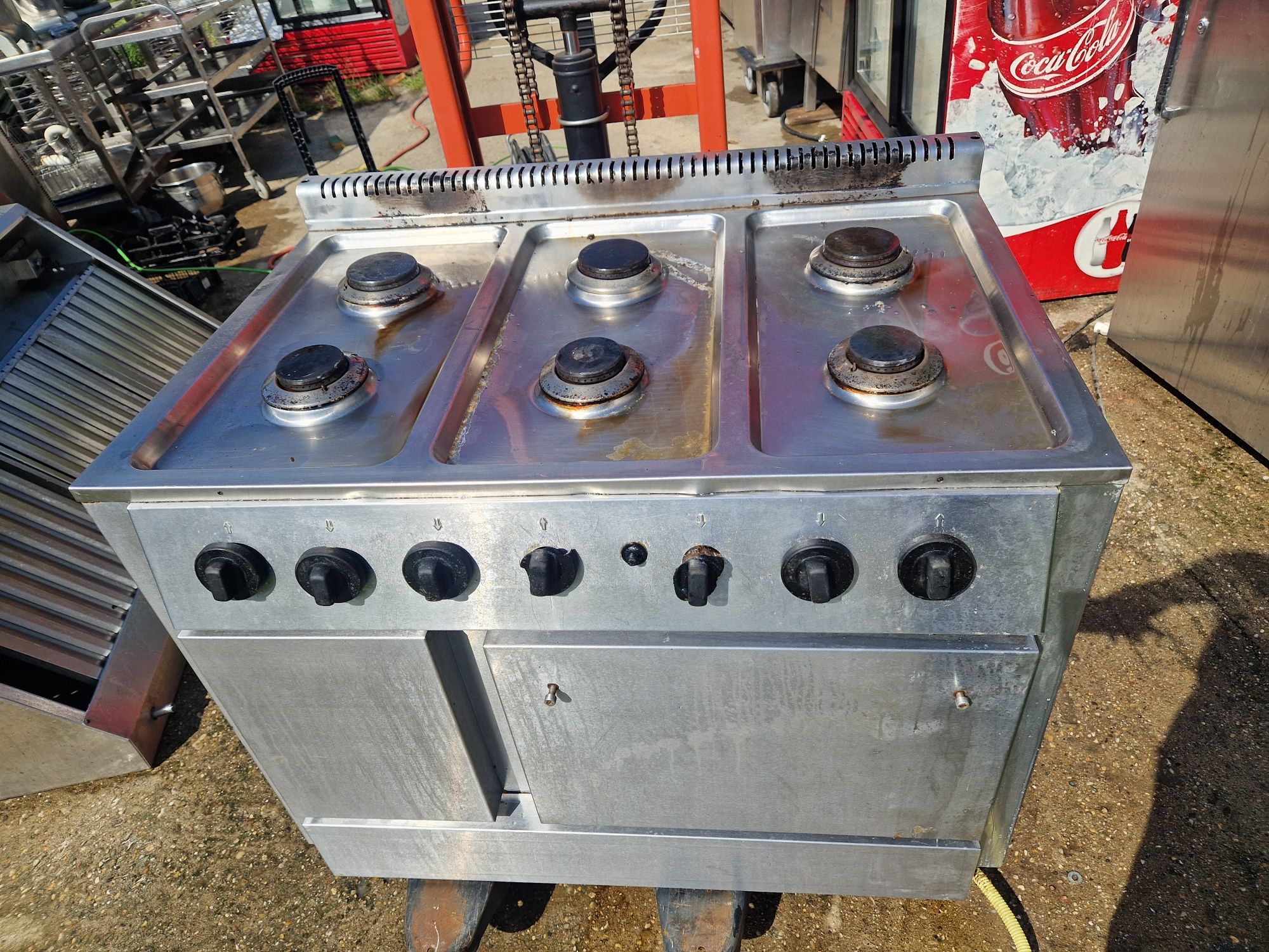 Aragaz inox 4-6 ochiuri, de.putere, cu banc