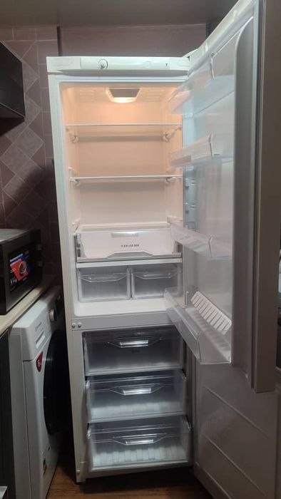 Холодильник Indesit
