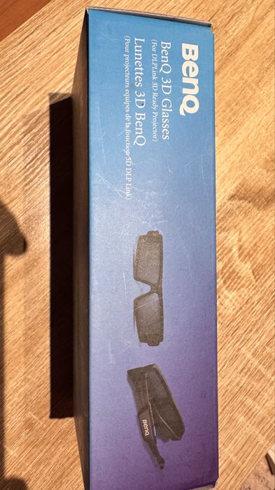 Videoproiector BenQ W1070 3D+ ochelari 3D+ecran de 2,55m