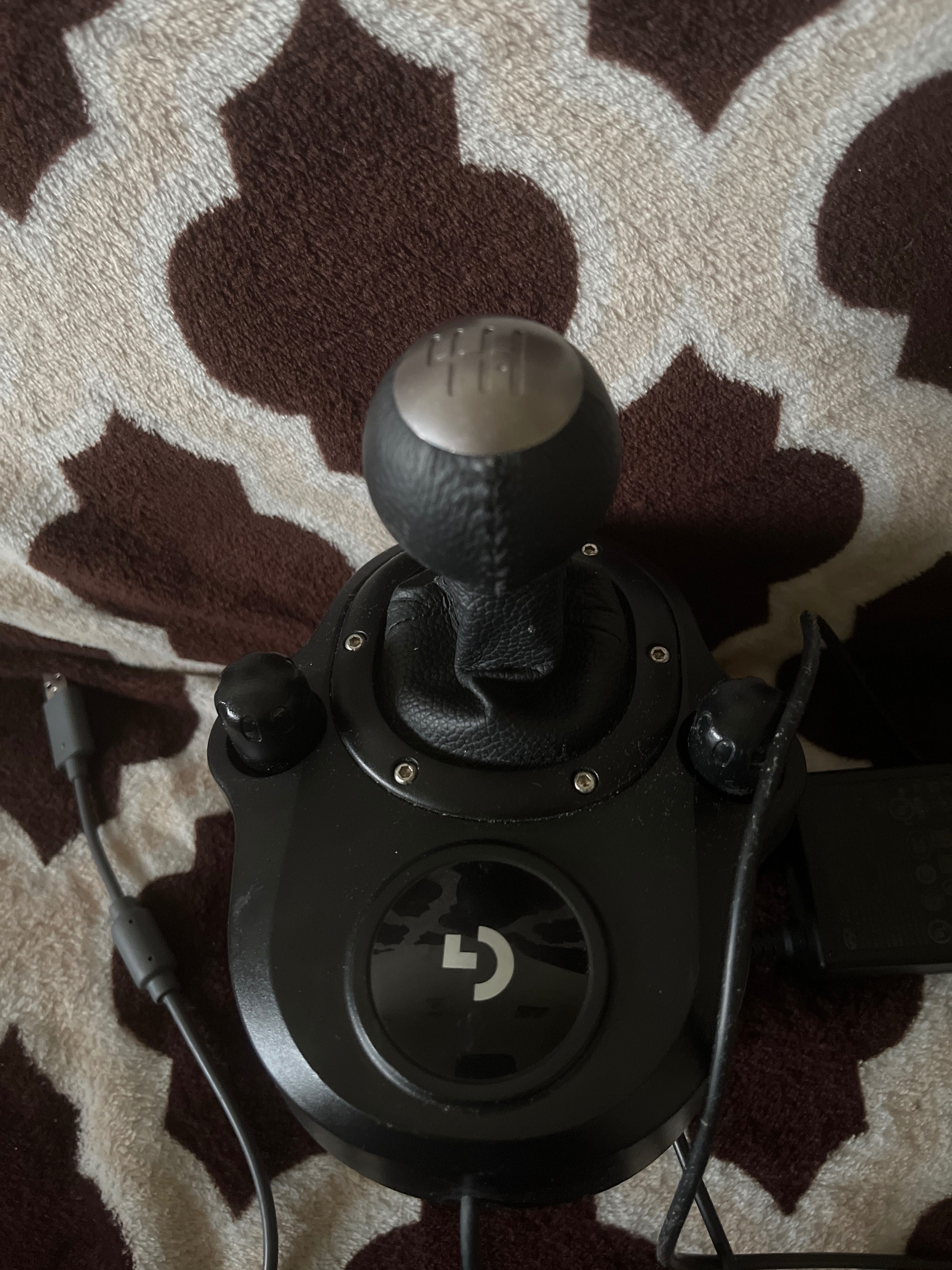 Vând volan Logitech g920 cu pedale și schimbător