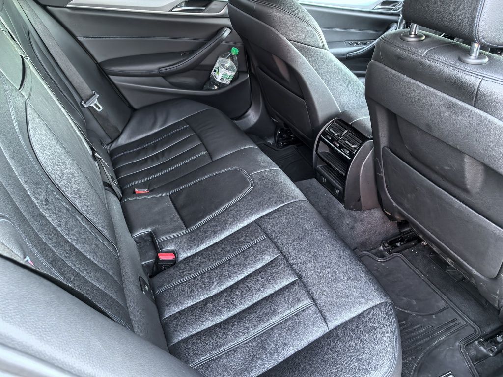 БМВ 530D xdrive.