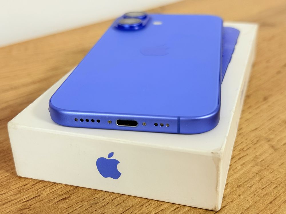 iPhone 16 Ultramarine перфектен!!!