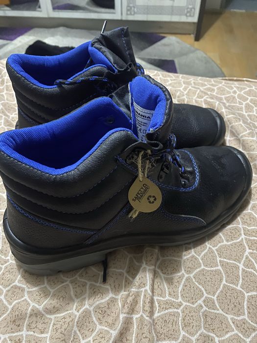 Bocanci cu fier in bot