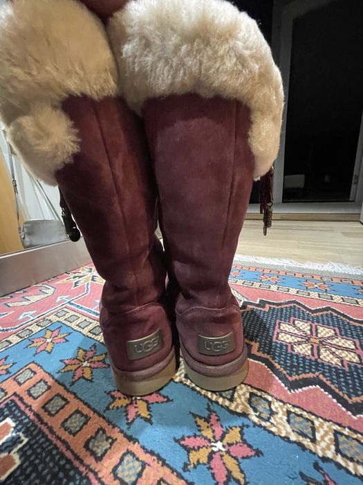 Vand UGG uri inalte cu fermoar