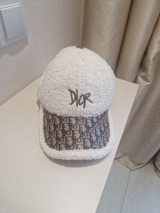 Женская шапка DIOR