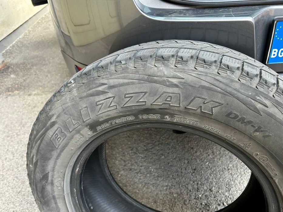 2бр  215/70  R16  BRIDGESTONE  зимни гуми