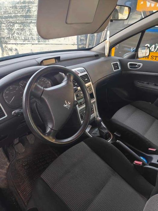 Vând Peugeot 307 1,6 hdi
