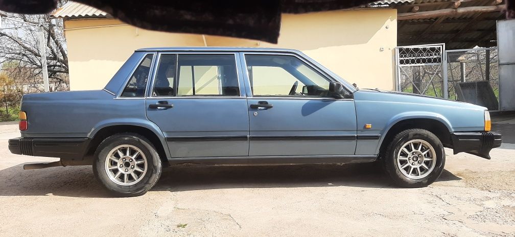 Volvo 740 gle...