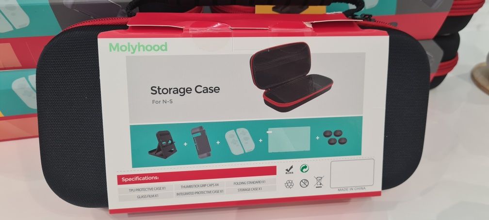 Nintendo switch case + accesories