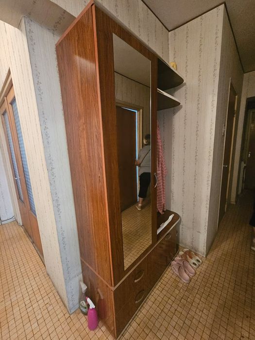 Vand cuier cu spatiu de depozitare plus pantofar si loc de stat