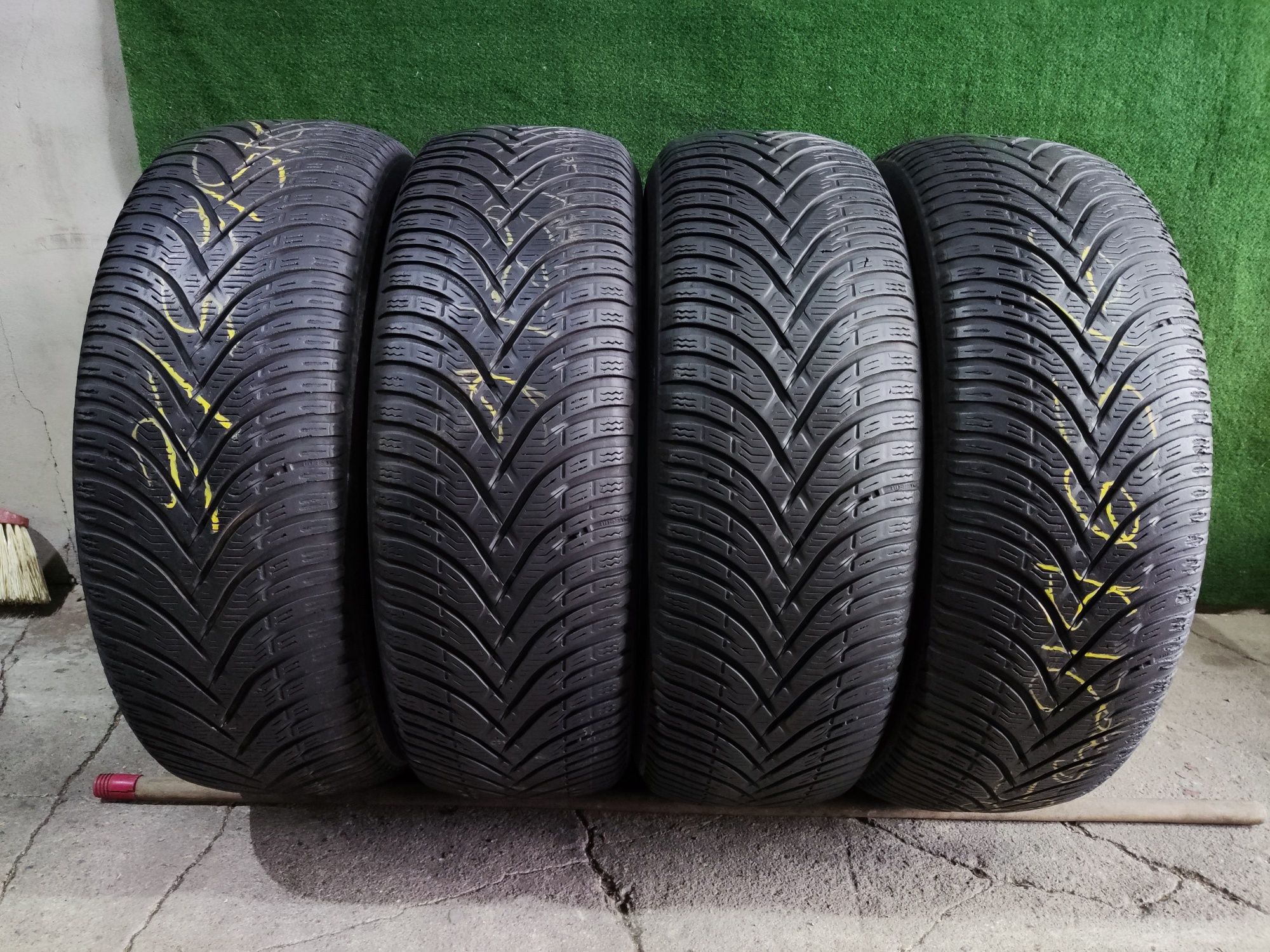 4бр зимни гуми 215/65/16 BF Goodrich
G Force Winter 2, SUV 
dot19
6.7m