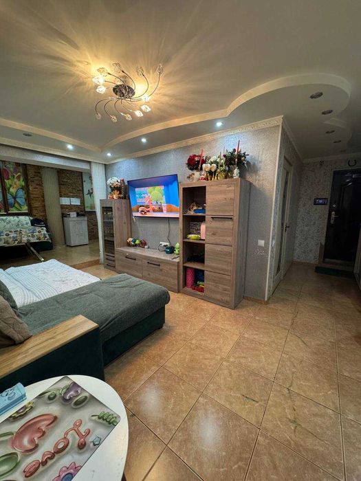 Чиланзар-4. Кирпичный дом. 2\4\4. Евро, метро Мирзо Улугбек. TL