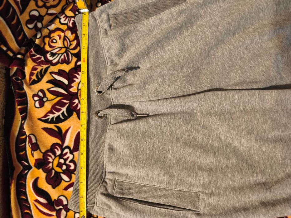 Продавам спортно долнище-6лв