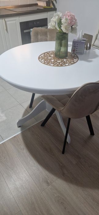 Masa rotunda din lemn, alba