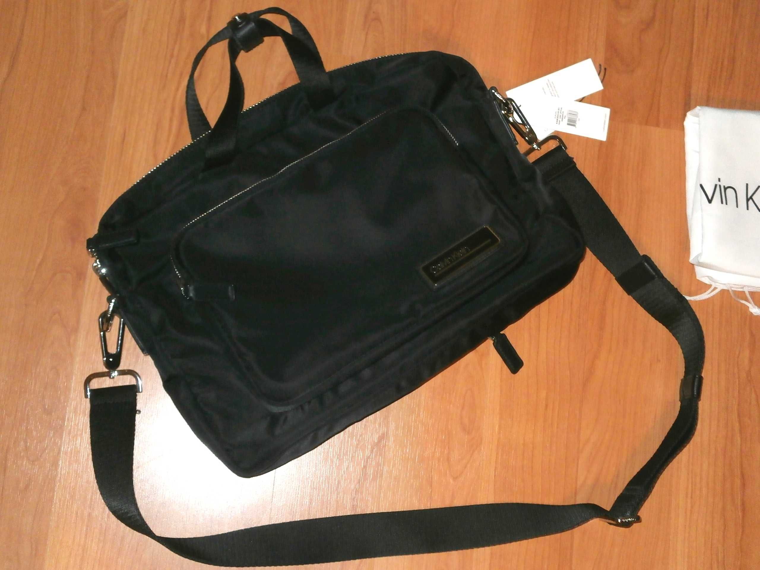 Genta Calvin Klein -Primary 1 Gusset Laptop Bag, originala, noua