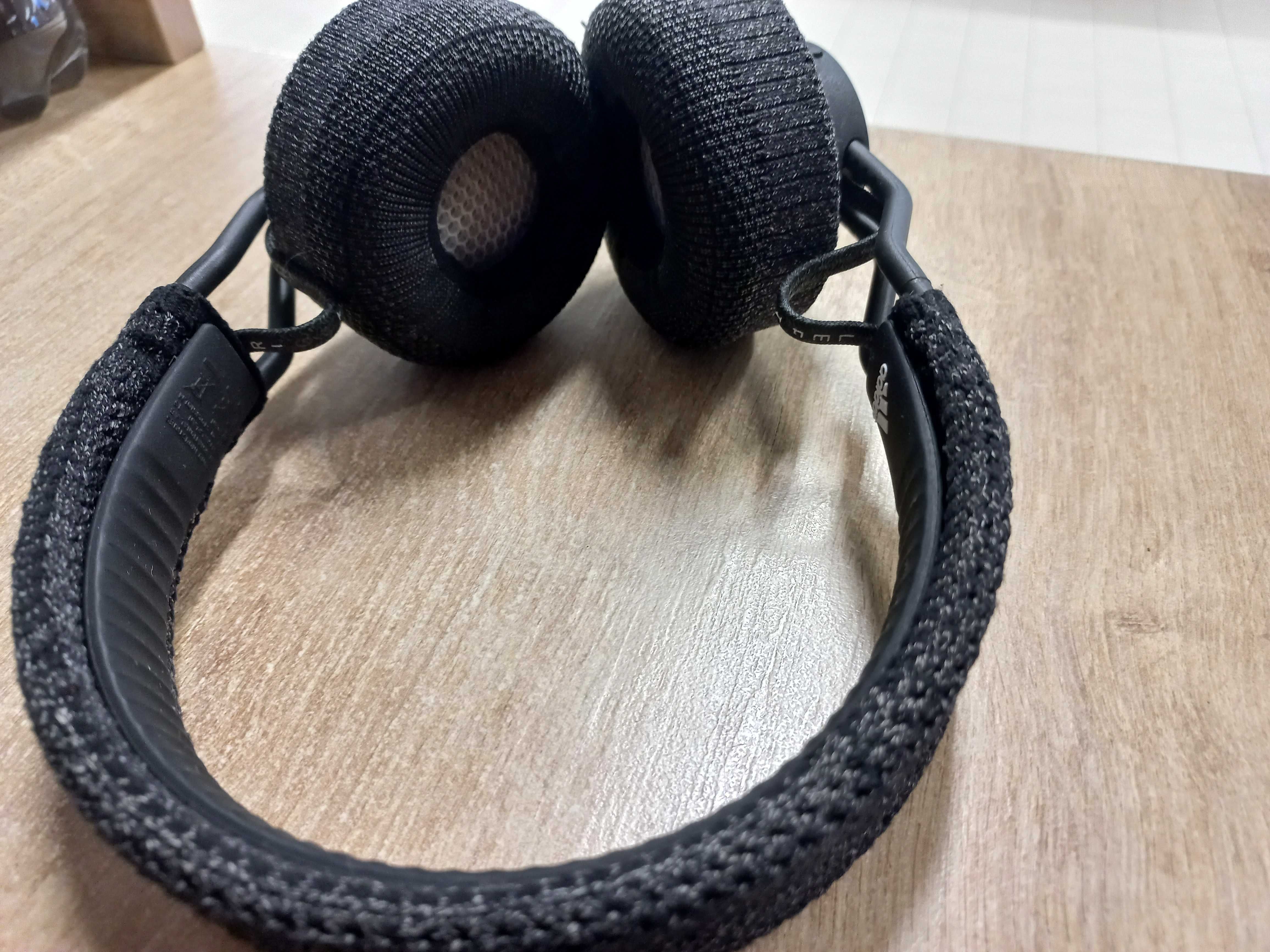 Casti Bluetooth On Ear Adidas model RPT-01 Black