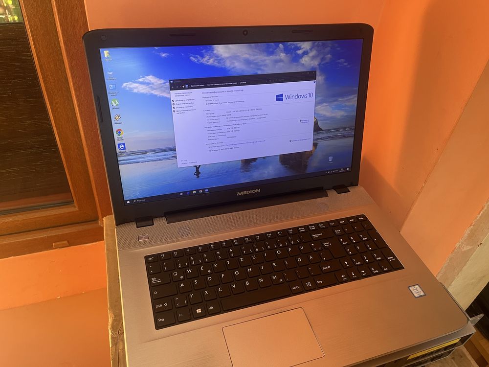 Лаптоп 17,3 intel i5-6267, Ram 16gb, ssd/hdd