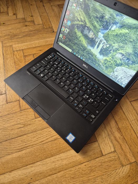 Laptop slim Dell i5-7th ddr4 ssd