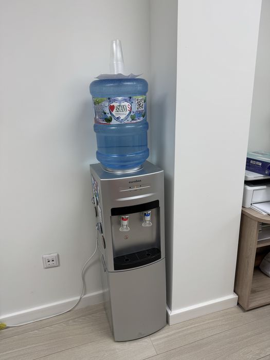 Продам диспенсер для воды