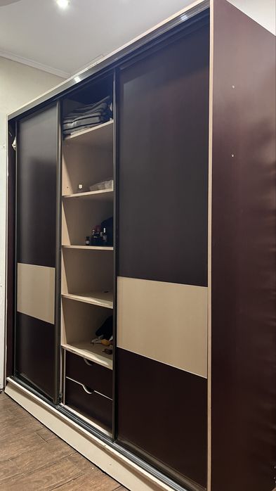 Продам хороший шкаф