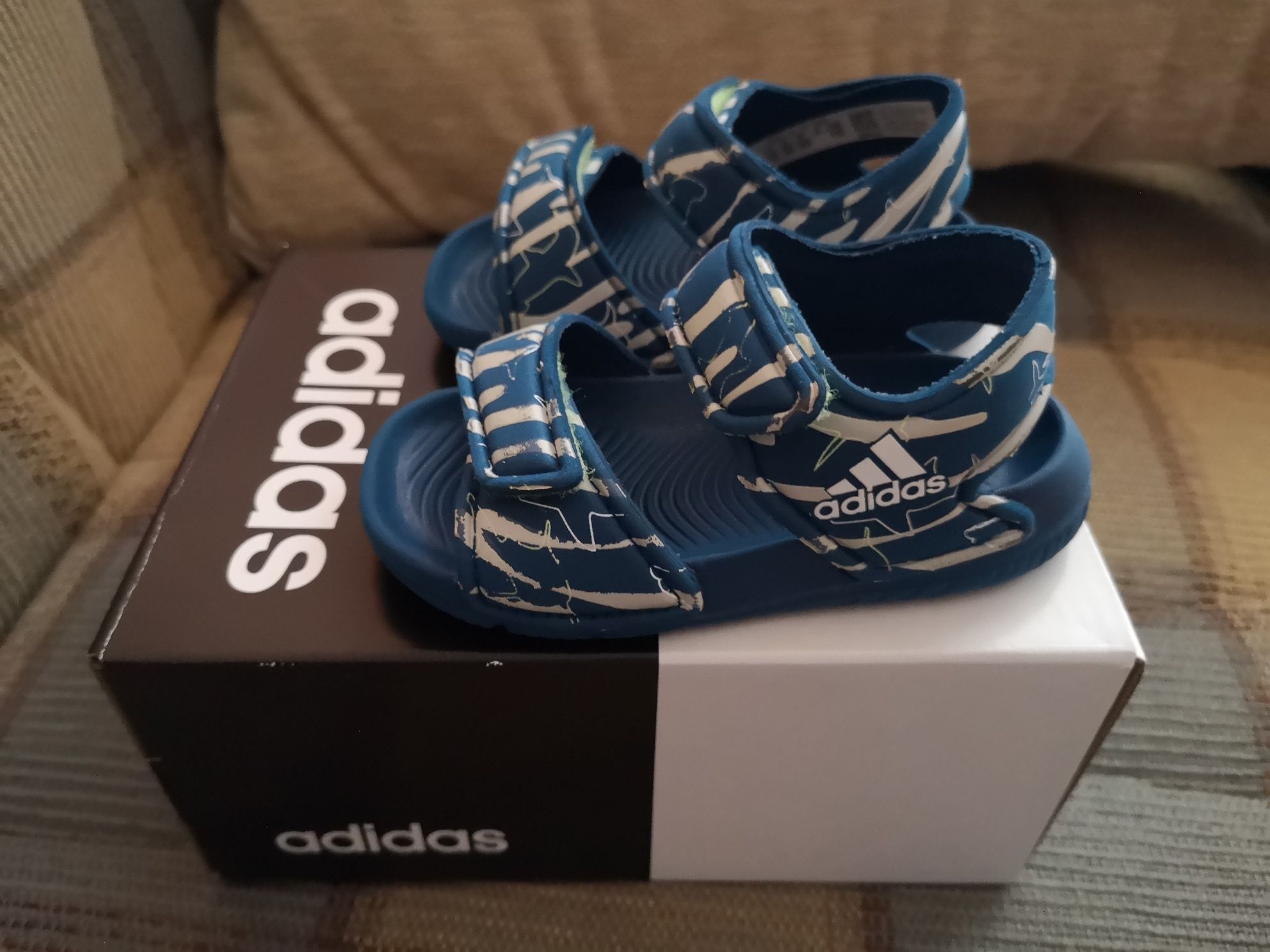 Adidas 20 номер, отлични.