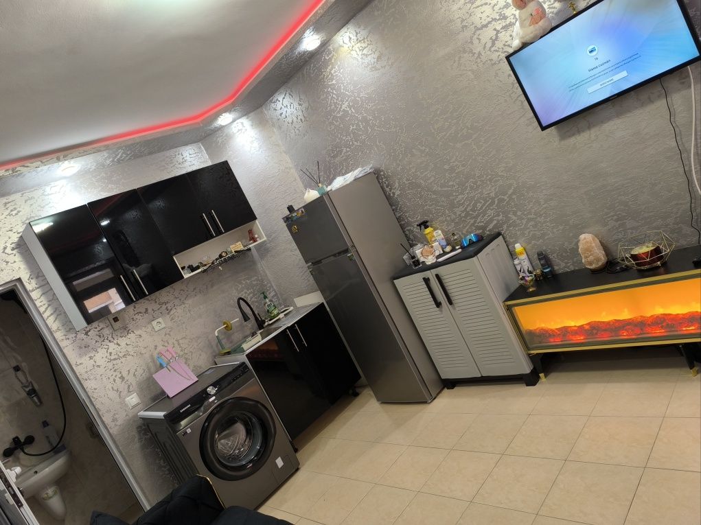 Продава се Едностаен апартамент в Сливен, Център - 19 кв.м за 2158 €/кв.м - Снимка #1