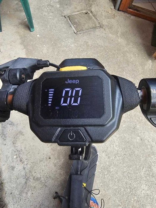 Trotineta electrica jeep