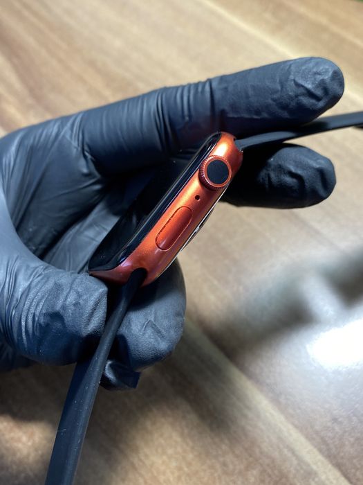 Apple Watch Seria 6 / 44 mm / GPS / Red / Sănătate baterie 71% / Bun |