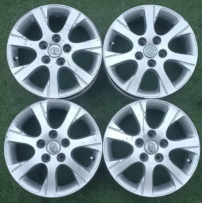 R-16 оригинал Тойота. 5*114,3 камри Ипсум Превия Хонда и т д.
