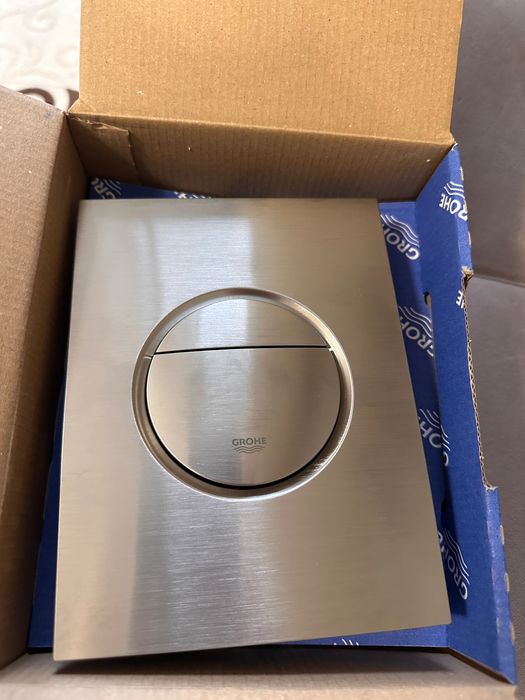 Grohe кнопка для унитаза Суперсталь