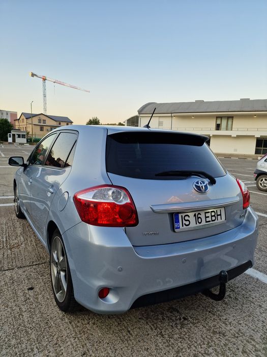 Toyota auris hybrid 1.8 2012 + GPL
