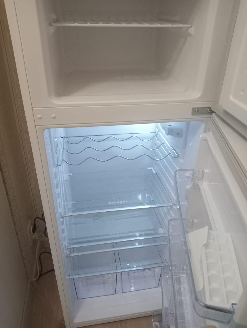 Продам срочно холодильник новый
