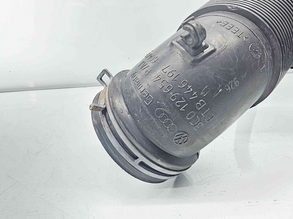 Tub admisie aer  Volkswagen Scirocco (137) [Fabr 2008-2017] 3C0129654