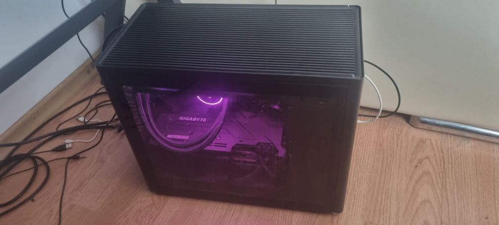 Vand/schimb Pc gaming i5 13th gen 13500 2.5ghz