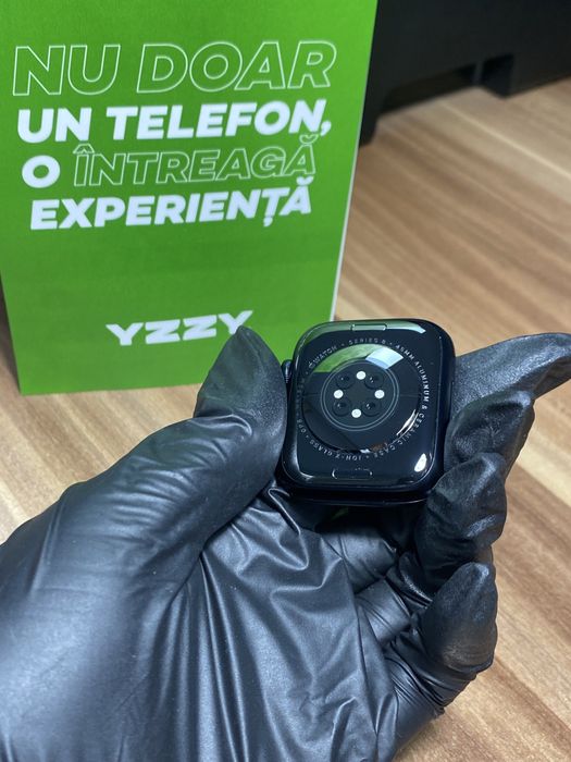 Apple Watch Seria 8 / 45 mm / GPS / Midnight Aluminium