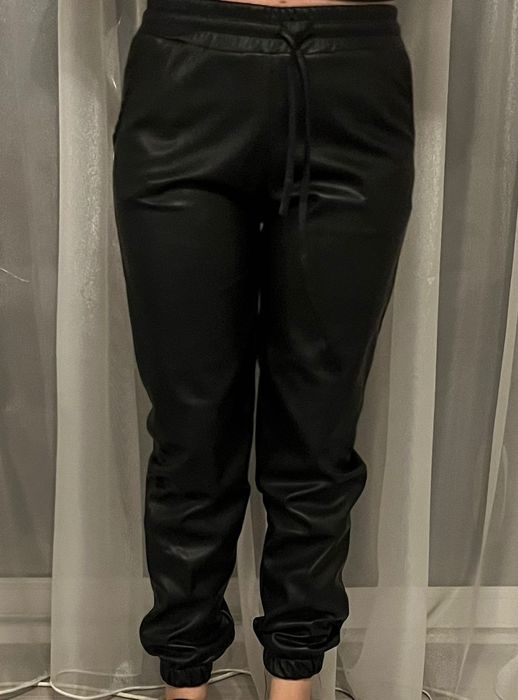 Pantaloni damă din piele (toate mărimile)