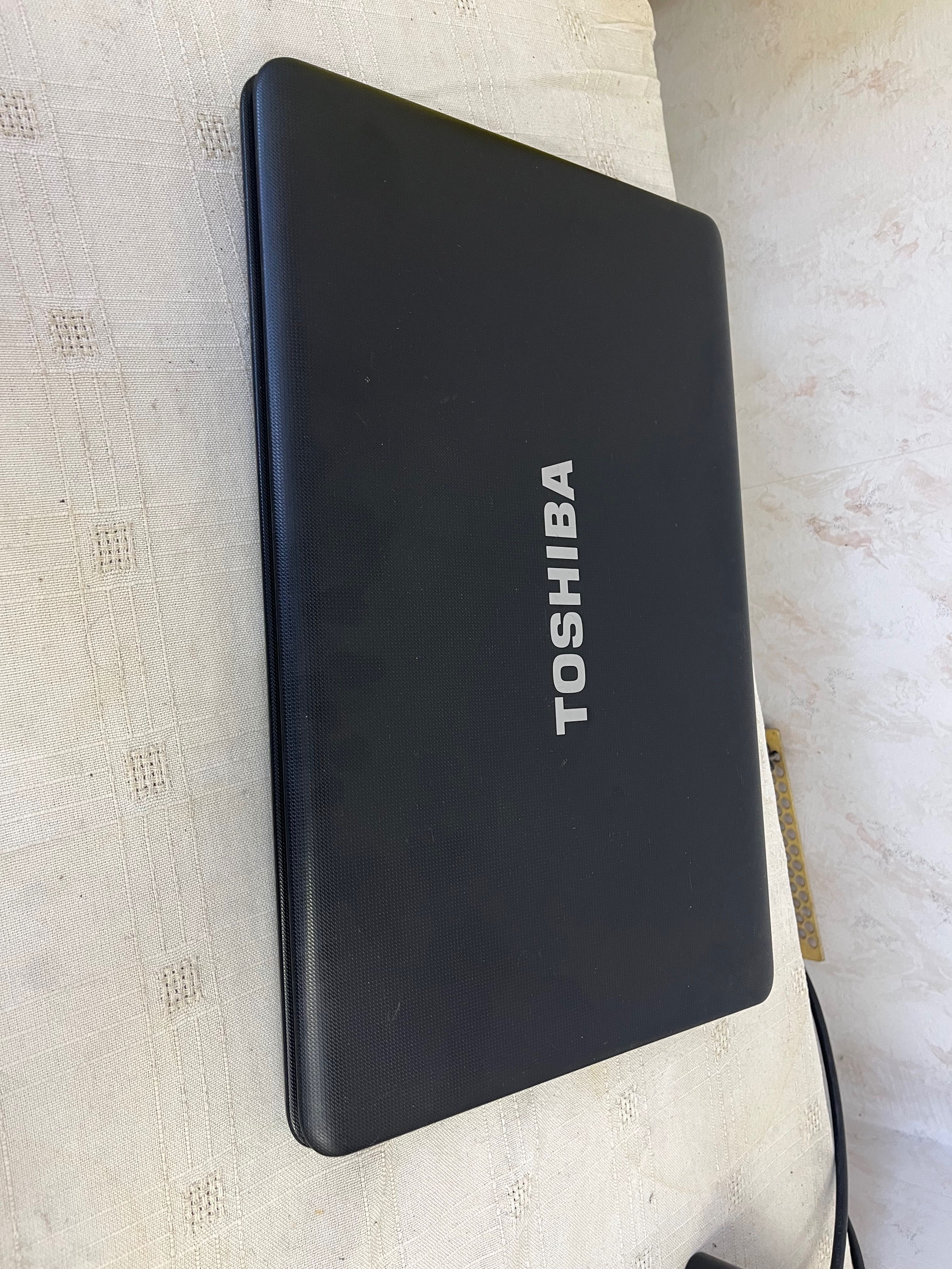 Toshiba windows 10 ssd 128gb/ 8gb ram