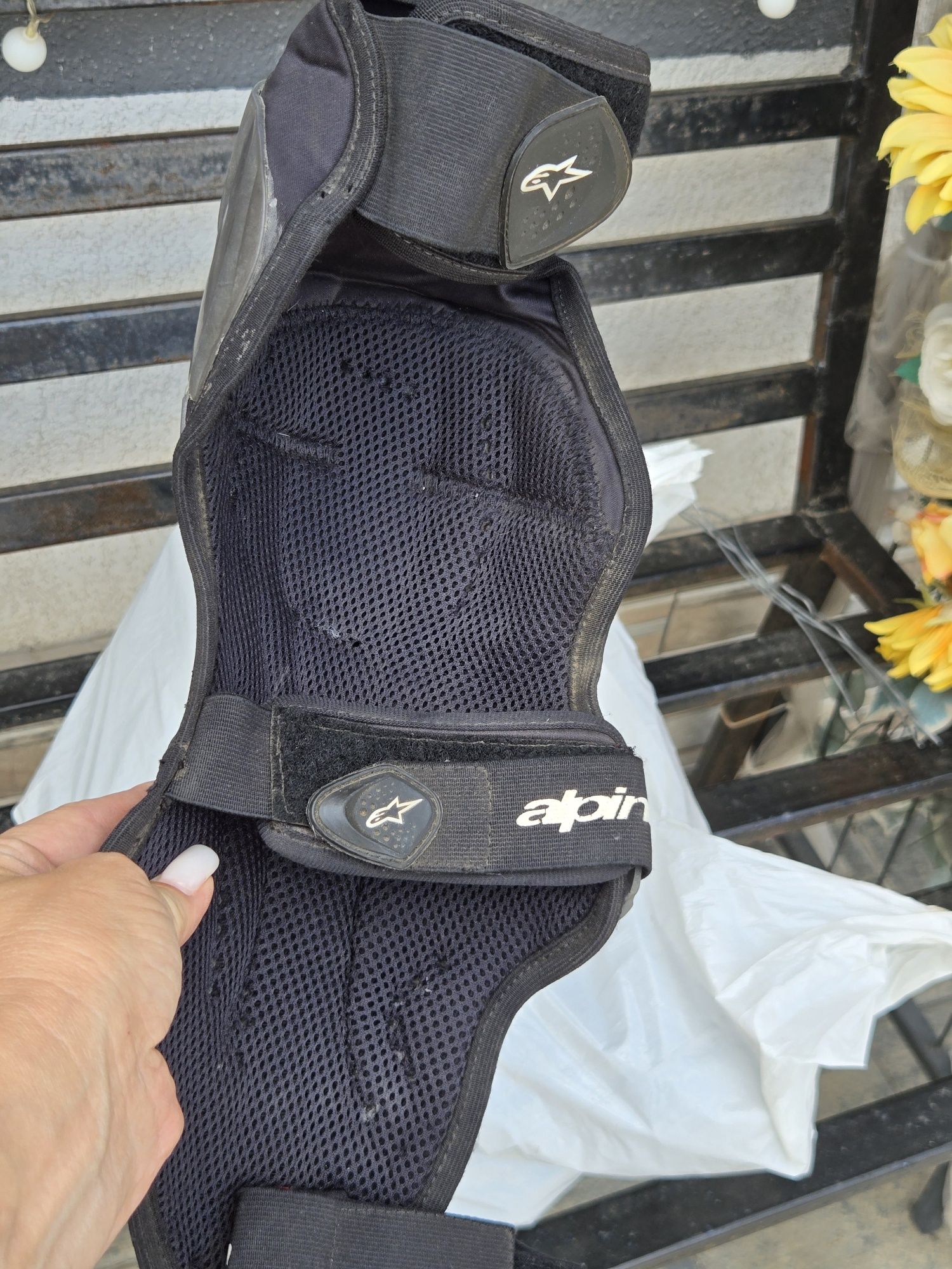 Armură de protecție ALPINESTAR si genunchiere Alpinestar