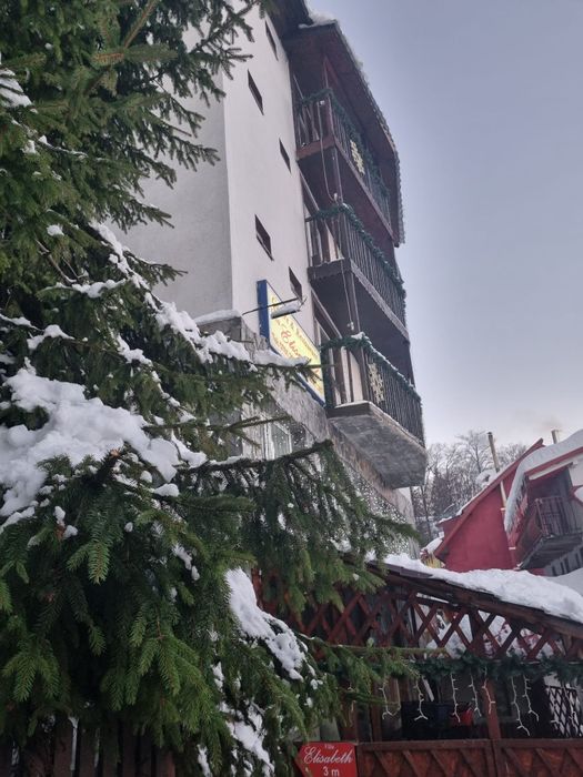 SUPER OFERTĂ – Vilă Turistică de Vânzare în Straja, la 50 m de partie