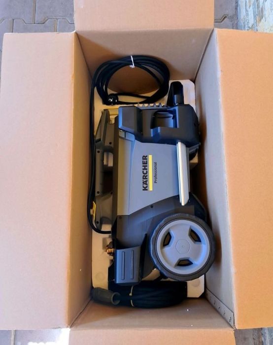 Karcher HD5/12C PLUS,Profesional!!!
Noua in cutie ambalata
PROFESIONAL