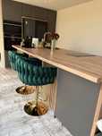 Scaune tip bar ,catifea verde