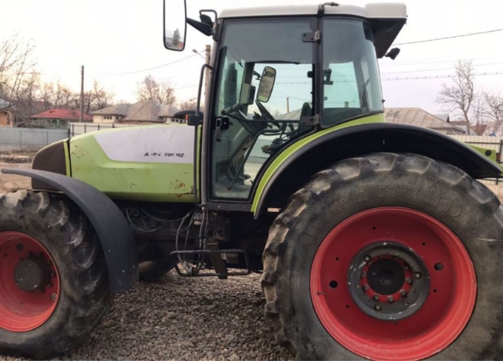 Dezmembrez Tractor Claas 836 RZ