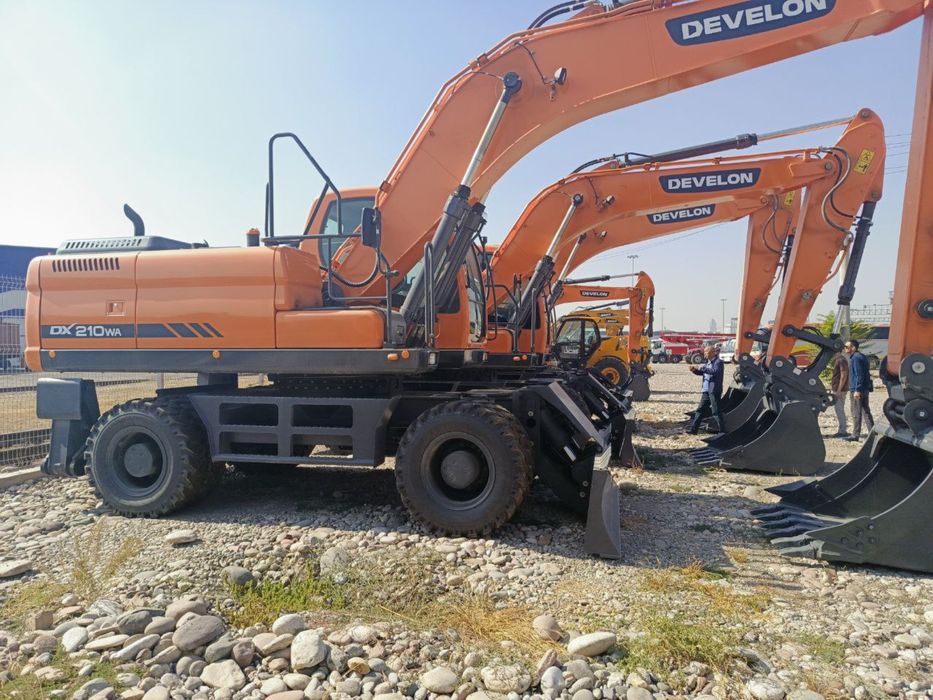 Экскаватор 210 Хундай